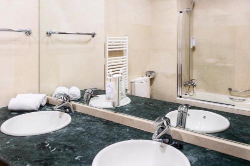 Foto del baño de B&amp;amp;B Hotel Madrid Aeropuerto T4