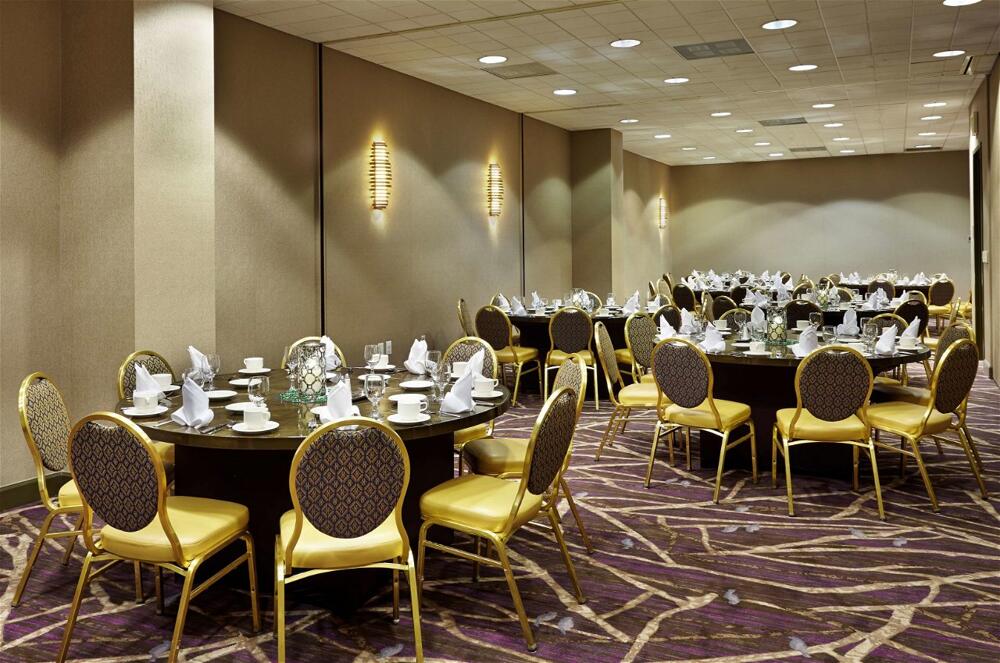 Foto de los servicios de Hotel Embassy Suites Crystal City - National Airport