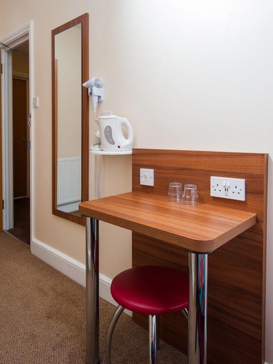 Foto de una habitación de Dover Hotel - B&amp;amp;B