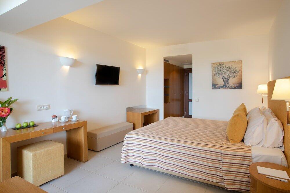 Foto de una habitación de Hotel Blue Sea Beach Affiliated By Melia