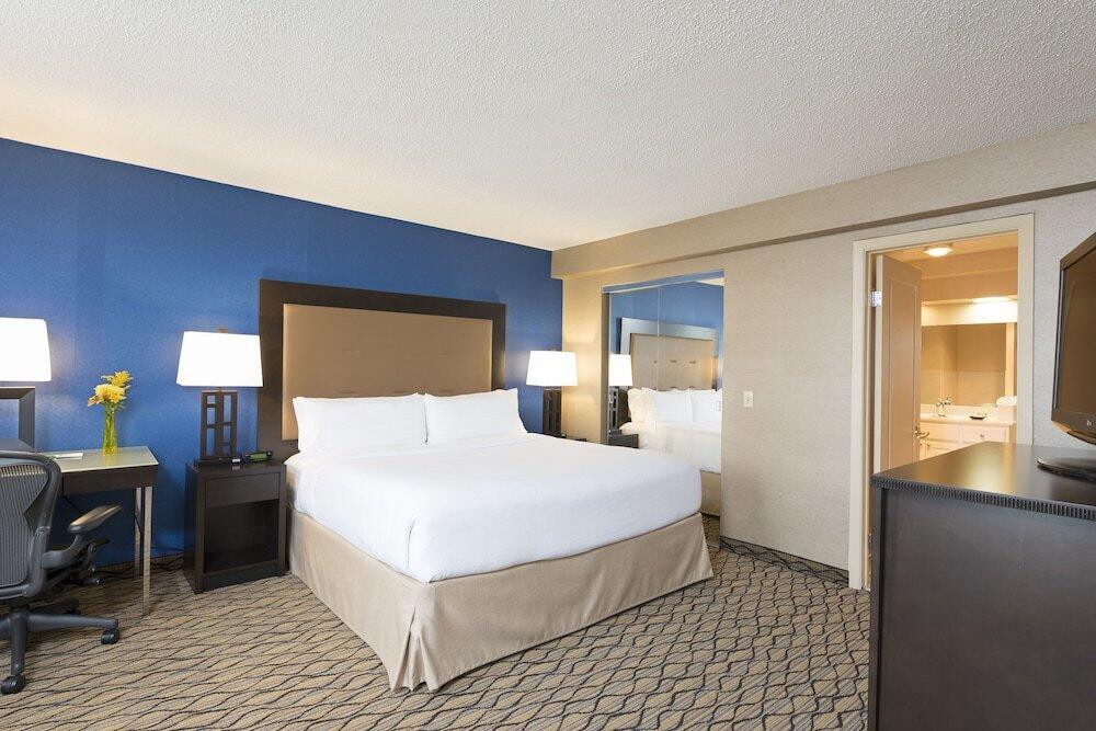 Foto de una habitación de Holiday Inn Chicago - Elk Grove, an IHG Hotel