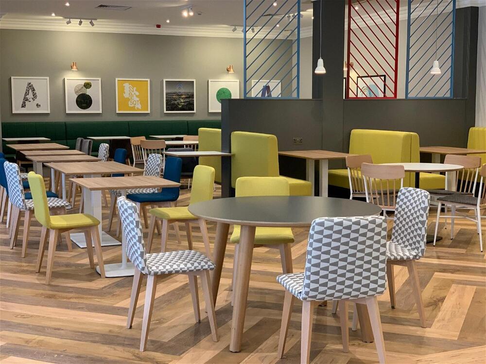 Foto de restauración de Holiday Inn Aylesbury, an IHG Hotel