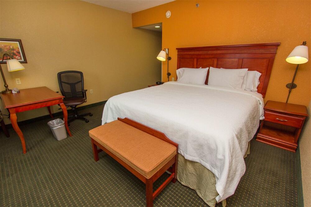 Foto de una habitación de Hotel Hampton Inn by Hilton Guadalajara-Aeropuerto