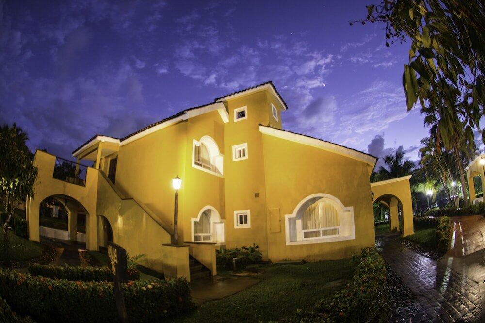 Foto de las zonas nobles de Amatique Bay Hotel