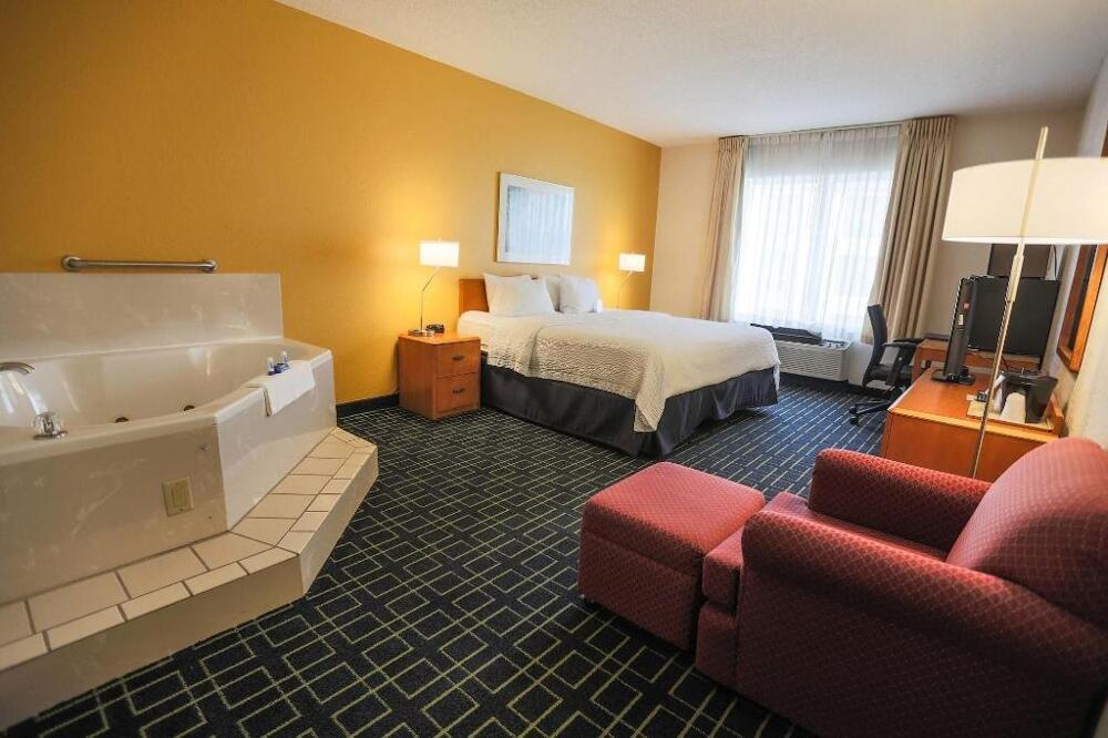 Room – Hotel Fairfield Inn &amp;amp; Suites Lexington Berea