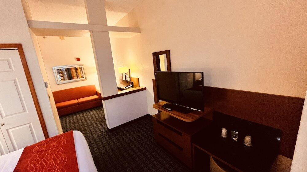 Room – Hotel Fairfield Inn &amp;amp; Suites Lexington Berea