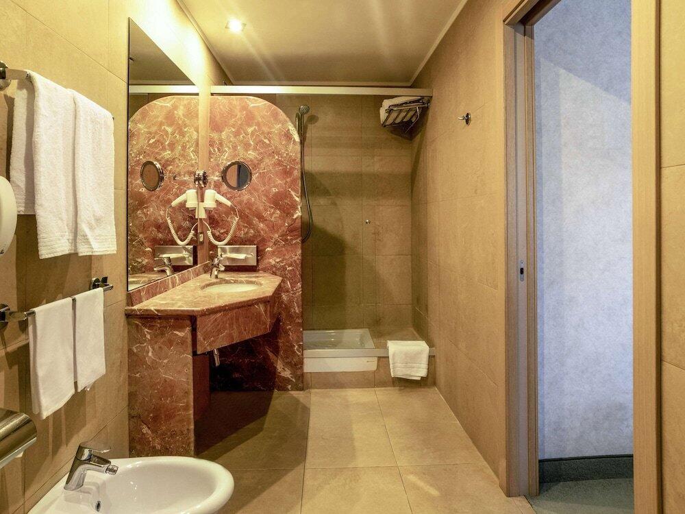 Foto del baño de Hotel Mercure Roma West
