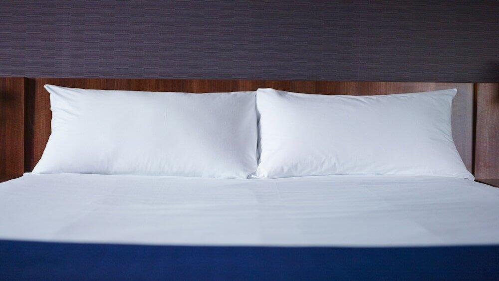 Foto de una habitación de Holiday Inn Express Marseille Saint Charles, an IHG Hotel