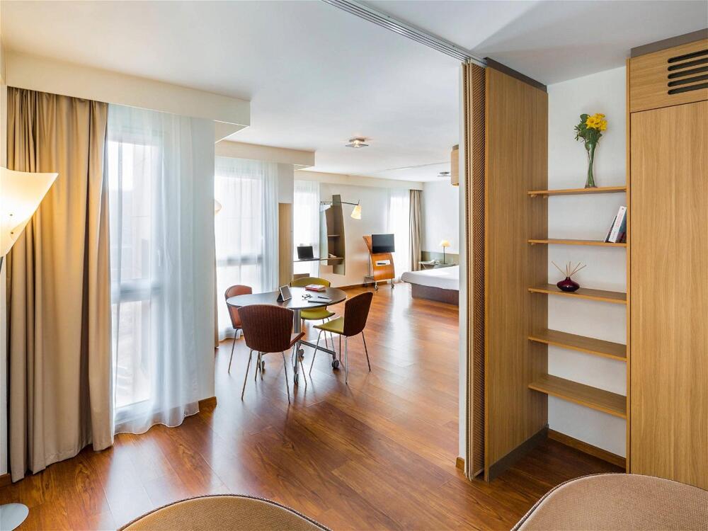 Foto de una habitación de Aparthotel Adagio Nantes Centre