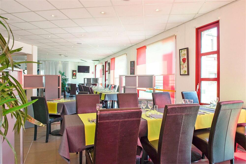 Foto de restauración de The Originals City, Hôtel Ascotel, Lille Est Grand Stade (Inter-Hotel)