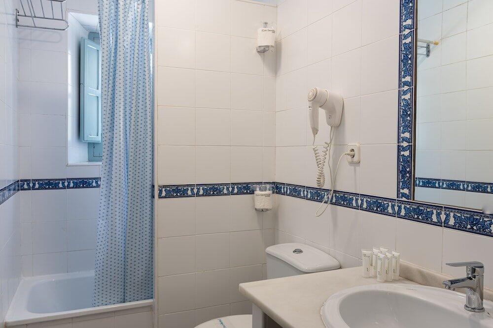 Foto del baño de Apartamentos Suites Santa Cruz