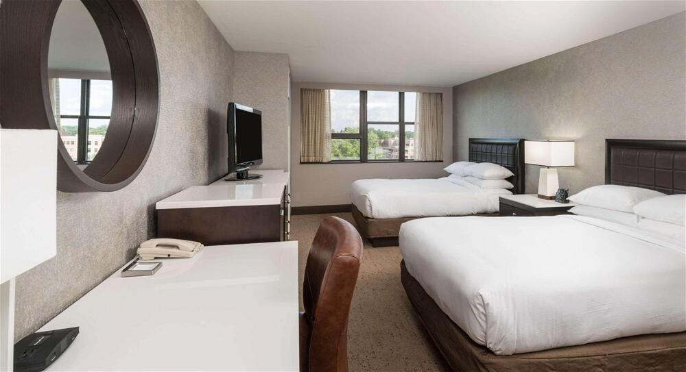 Foto de una habitación de Hotel The Saratoga Hilton