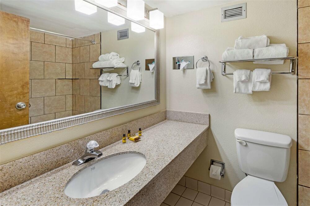 Foto del baño de Best Western Plus Madison-Huntsville Hotel