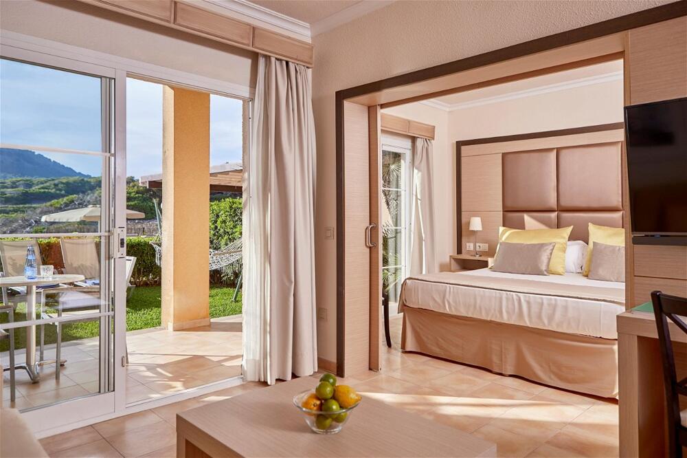 Foto de una habitación de Aparthotel Zafiro Cala Mesquida