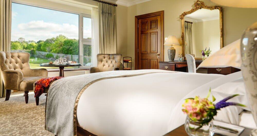 Foto de una habitación de Glenlo Abbey Hotel