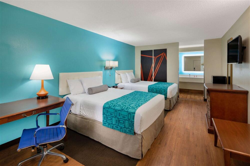 Foto de una habitación de Hotel Howard Johnson by Wyndham Savannah GA