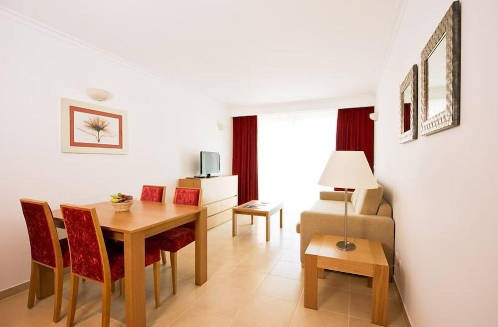 Foto de una habitación de Monte Gordo Hotel Apartamentos &amp;amp; Spa