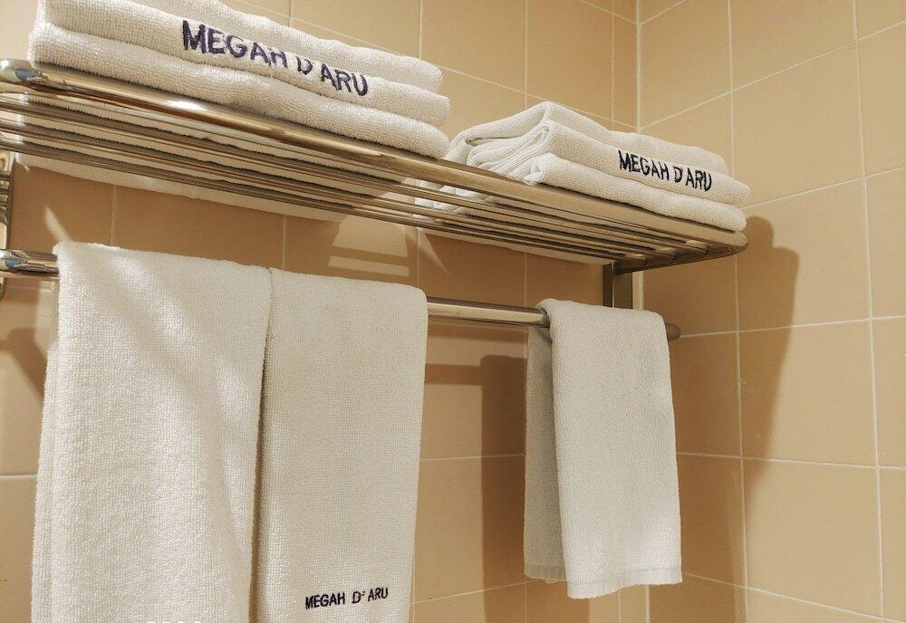 Foto del baño de Megah D&amp;#039;aru Hotel