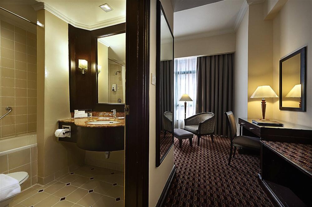 Foto del baño de Berjaya Penang Hotel
