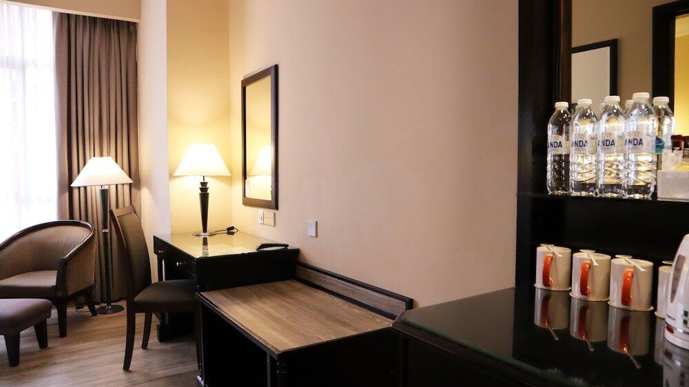 Foto de una habitación de Berjaya Penang Hotel