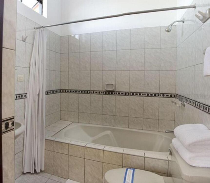 Foto del baño de DM Hoteles Ayacucho