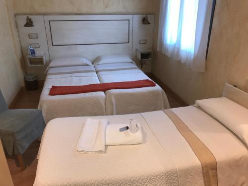 Foto de una habitación de Hotel Castillo de Javier