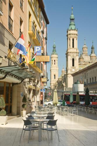 Foto del exterior de Hotel Tibur
