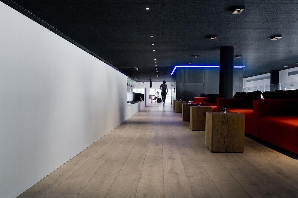 Foto de restauración de Carbon Hotel