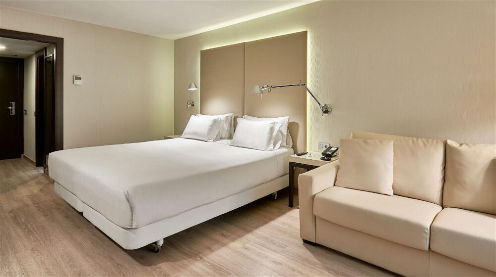 Foto de una habitación de Hotel NH Lleida Pirineos