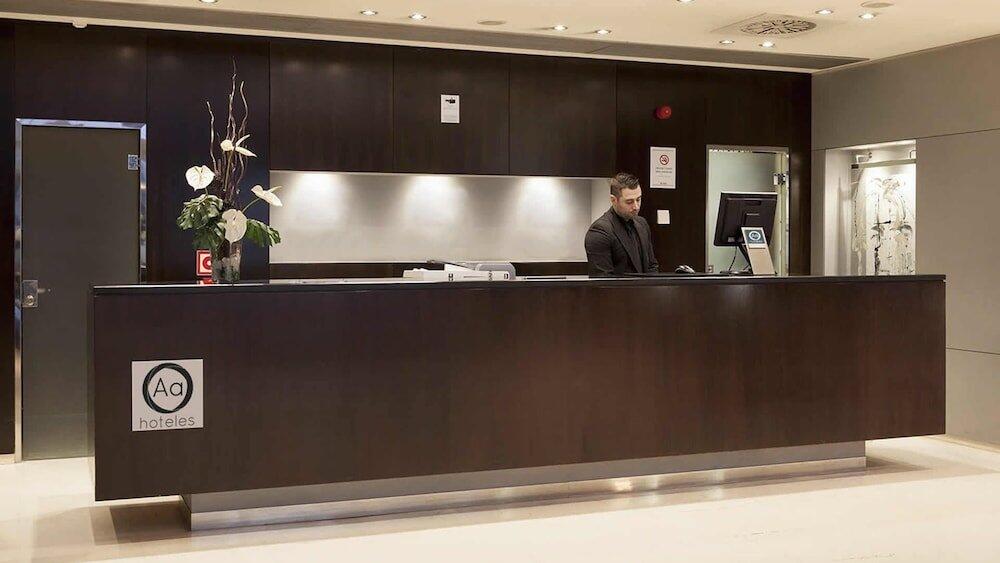 Foto de las zonas nobles de B&amp;amp;B Hotel Ciudad de Lleida