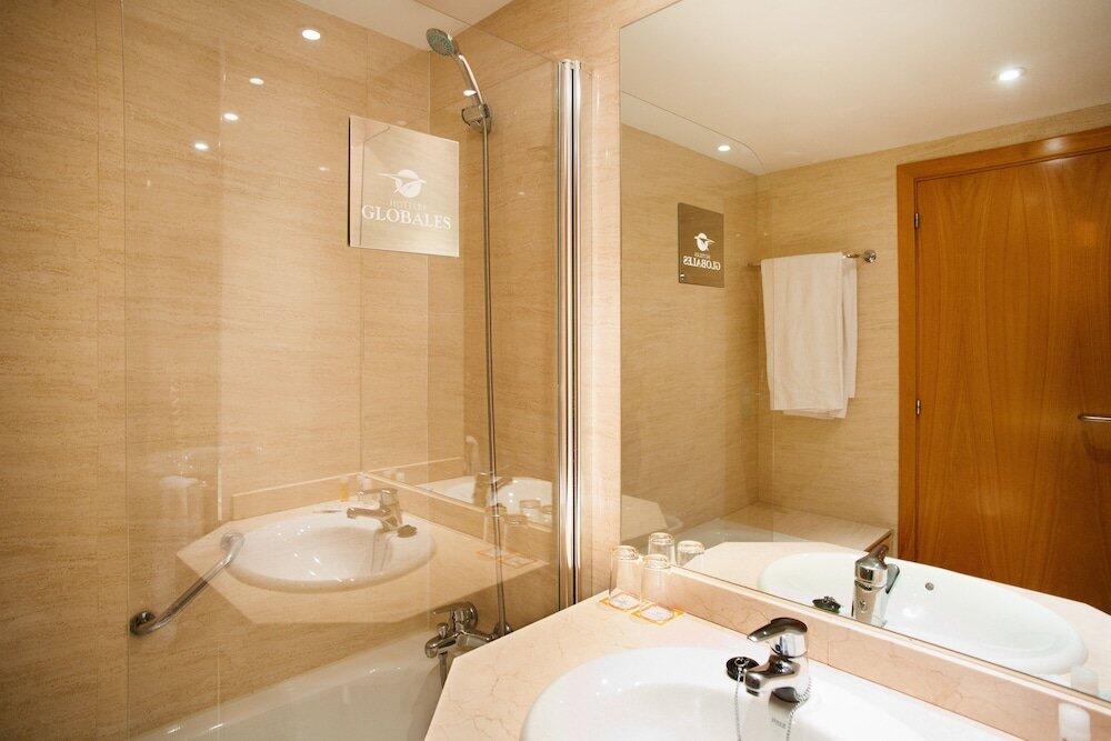 Foto del baño de Hotel Globales de los Reyes