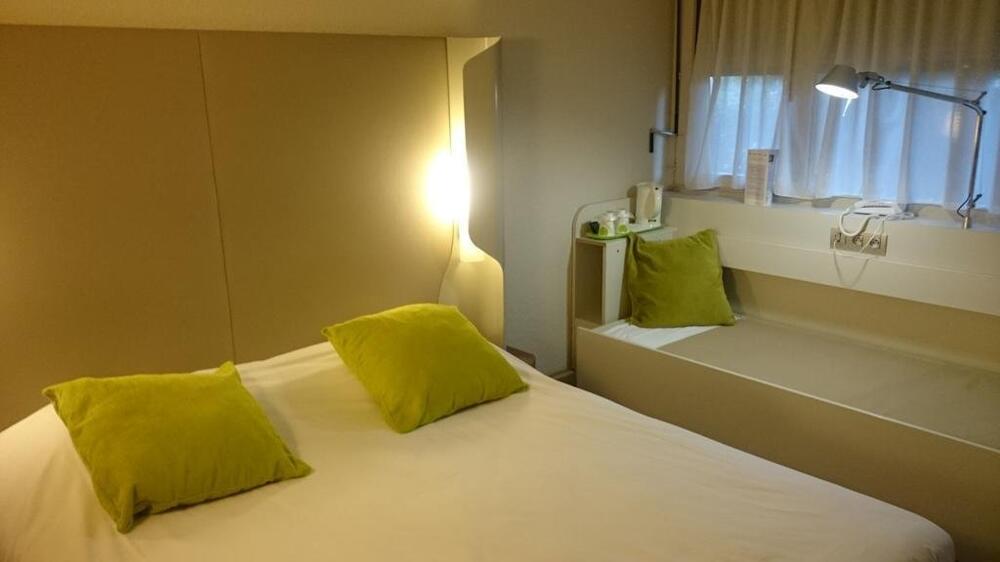 Foto de una habitación de Hotel Campanile Bayonne