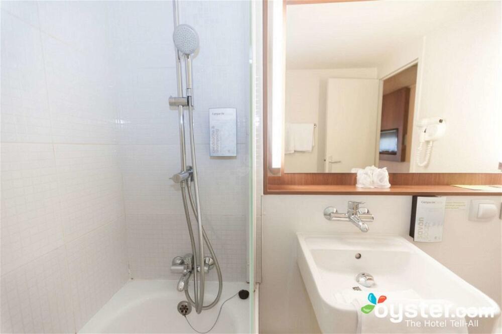 Foto del baño de Hotel Campanile Biarritz