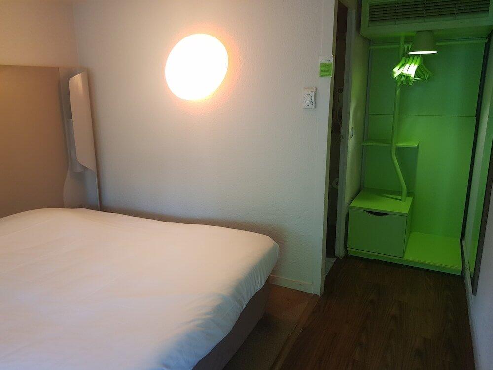 Foto de una habitación de Hotel Campanile Biarritz