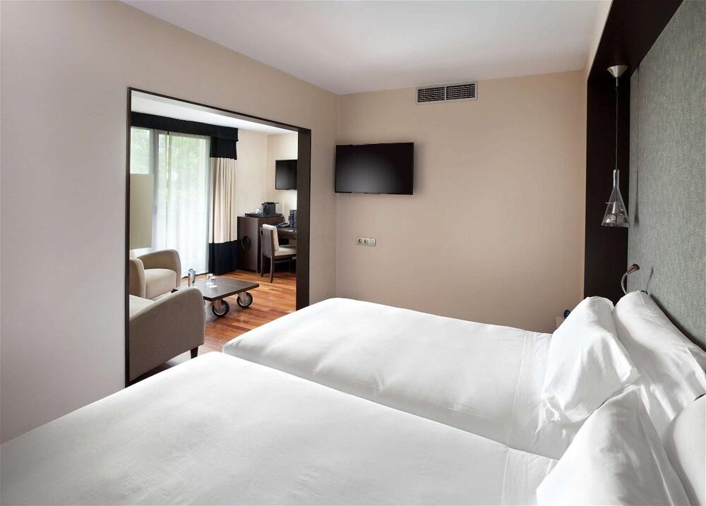 Foto de una habitación de Hotel NH Canciller Ayala Vitoria