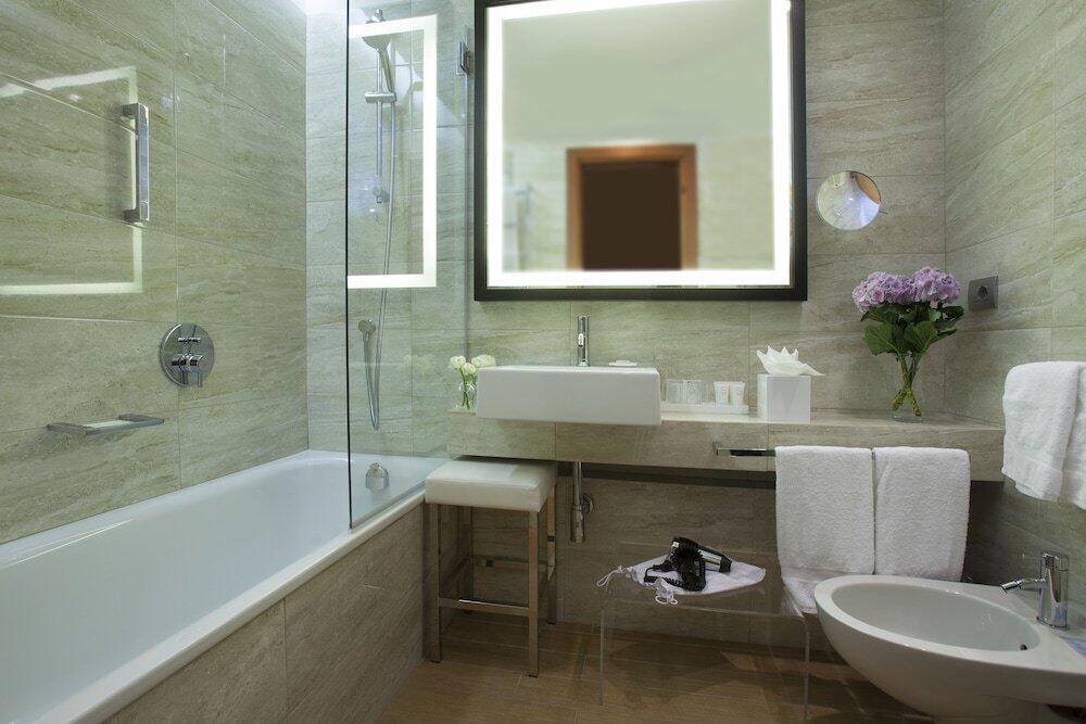 Foto del baño de Starhotels Michelangelo Florence