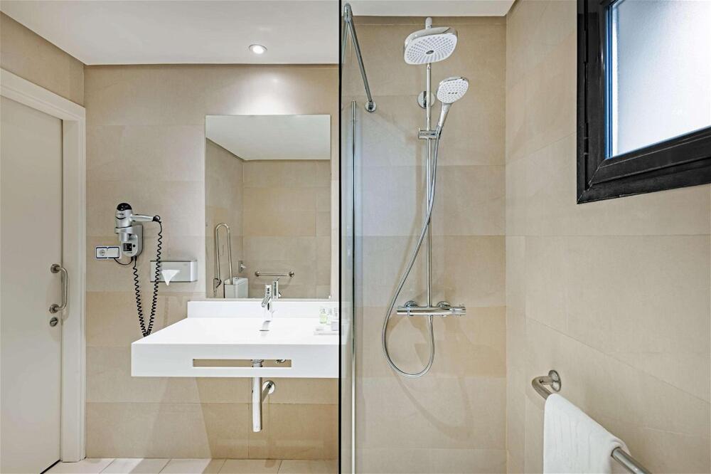 Foto del baño de Hotel NH Ciudad de Cuenca