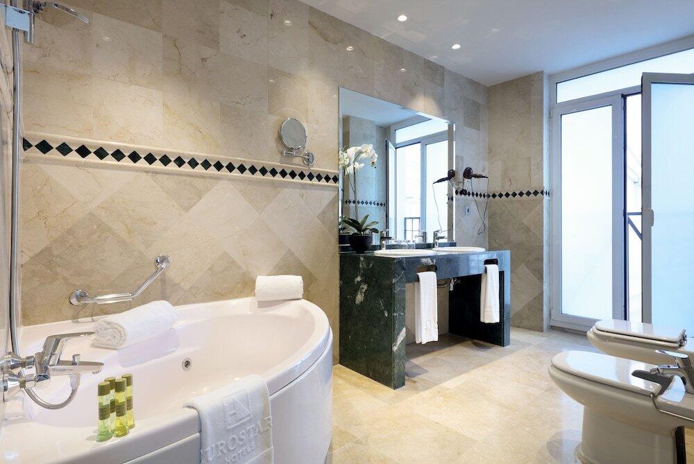 Foto del baño de Hotel Exe Victoria Palace