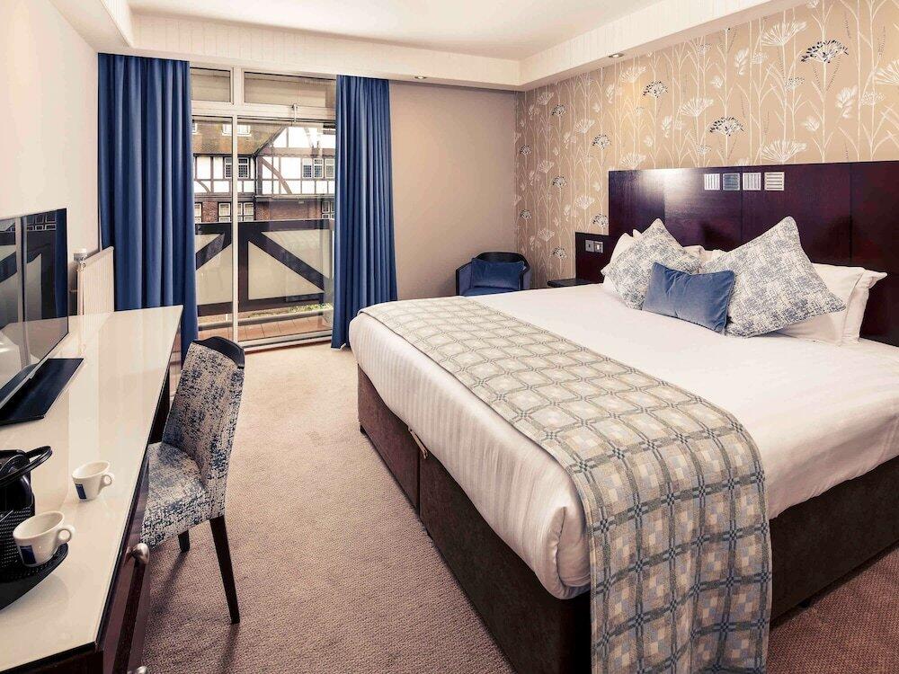 Foto de una habitación de Mercure Leeds Parkway Hotel