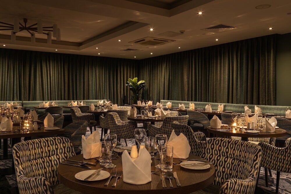 Foto de restauración de McWilliam Park Hotel