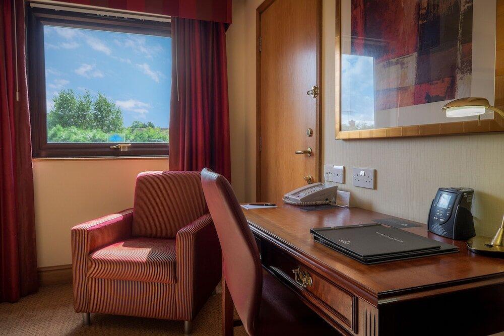 Foto de una habitación de Delta Hotels by Marriott Warwick