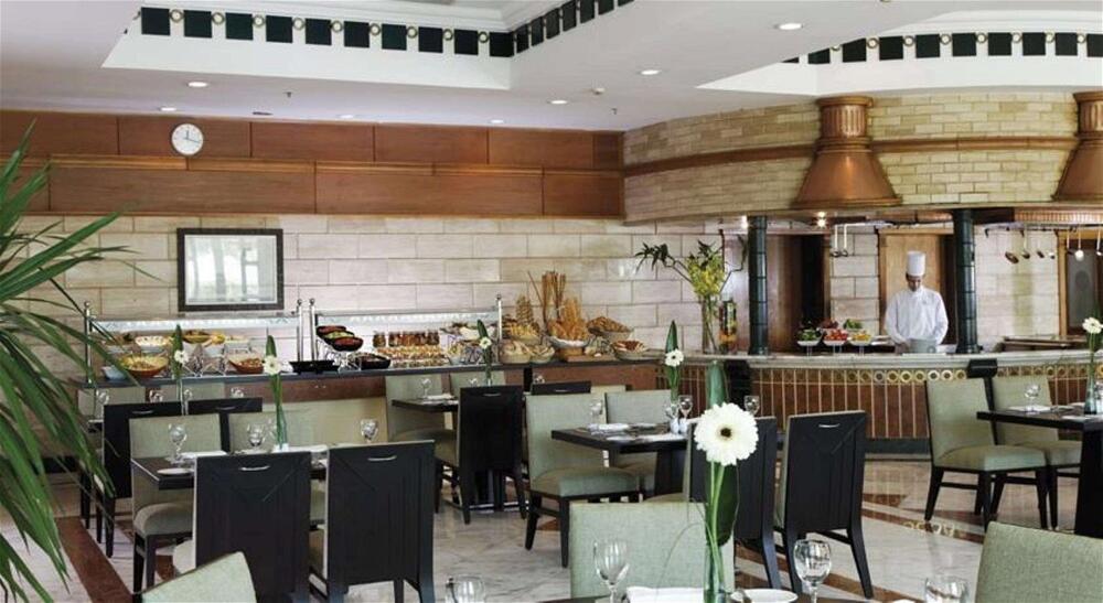 Foto general de Mövenpick Hotel Cairo - Media City