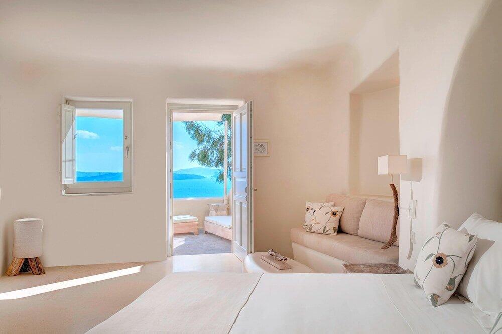 Foto de una habitación de Mystique, a Luxury Collection Hotel, Santorini