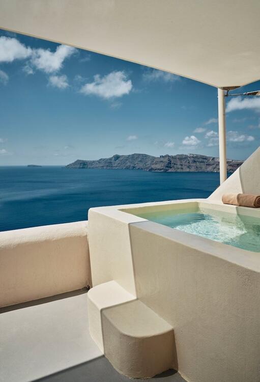 Foto de una habitación de Mystique, a Luxury Collection Hotel, Santorini
