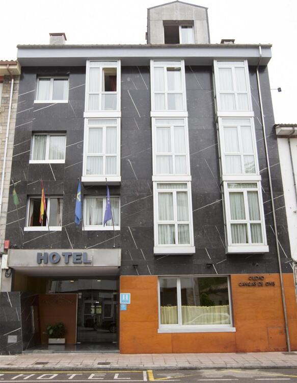 Foto del exterior de Hotel Ciudad Cangas de Onis
