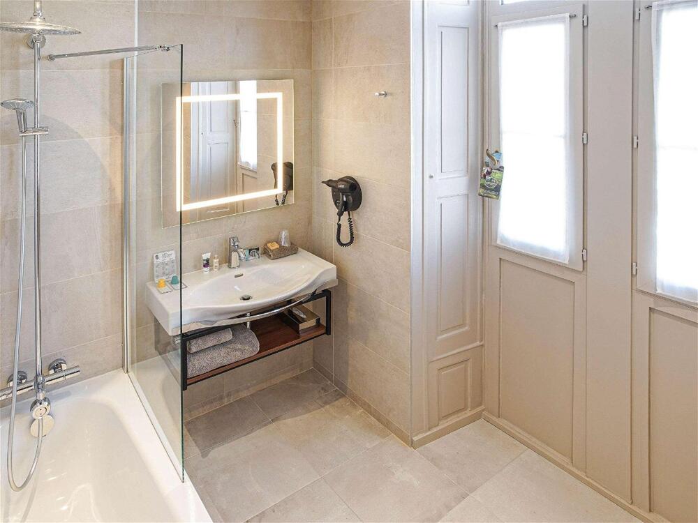 Foto de una habitación de Hotel Mercure Rennes Centre Place Bretagne