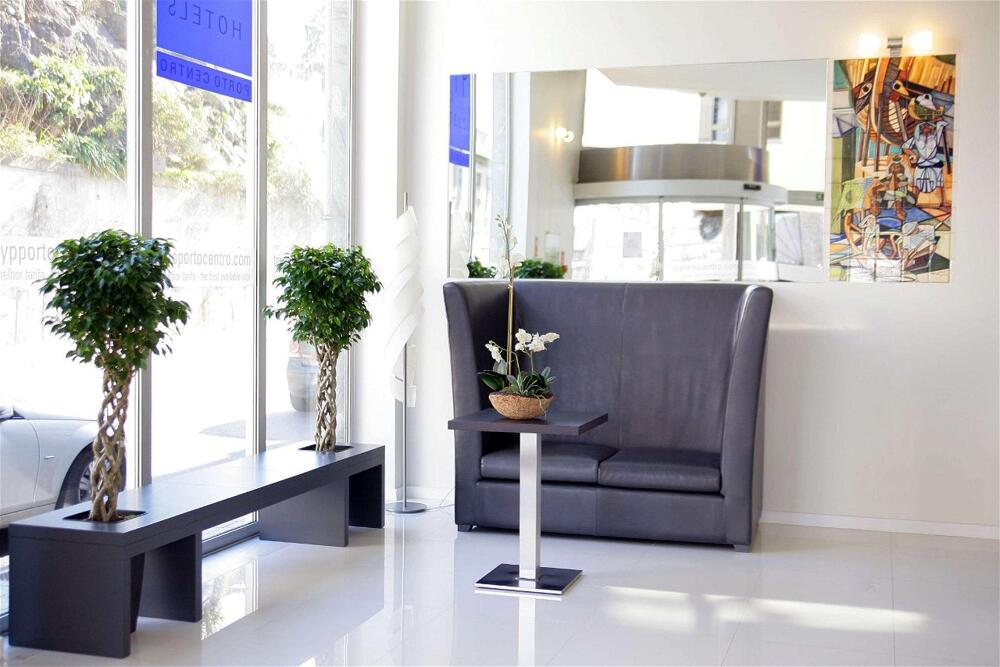 Foto de las zonas nobles de TRYP by Wyndham Porto Centro Hotel