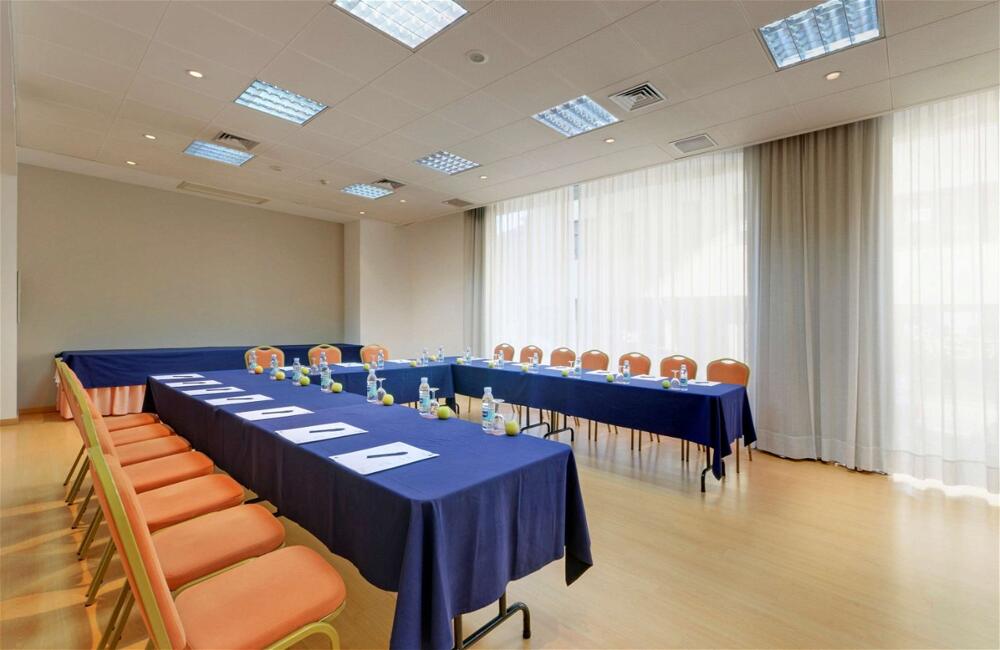 Foto de los servicios de TRYP by Wyndham Porto Centro Hotel