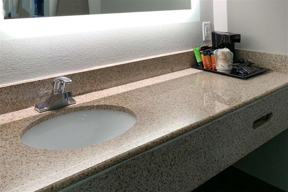 Foto del baño de Motel Knights Inn Nashville
