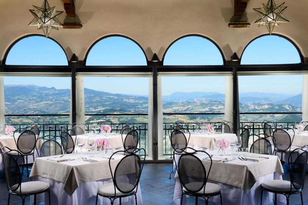Foto de restauración de Hotel Titano
